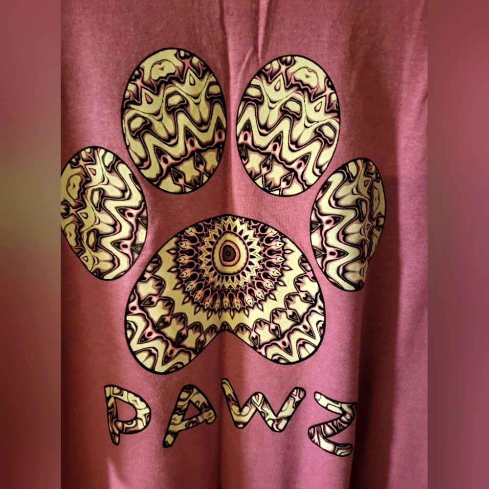 Pawz short sleeve tee, size large. NWOT.